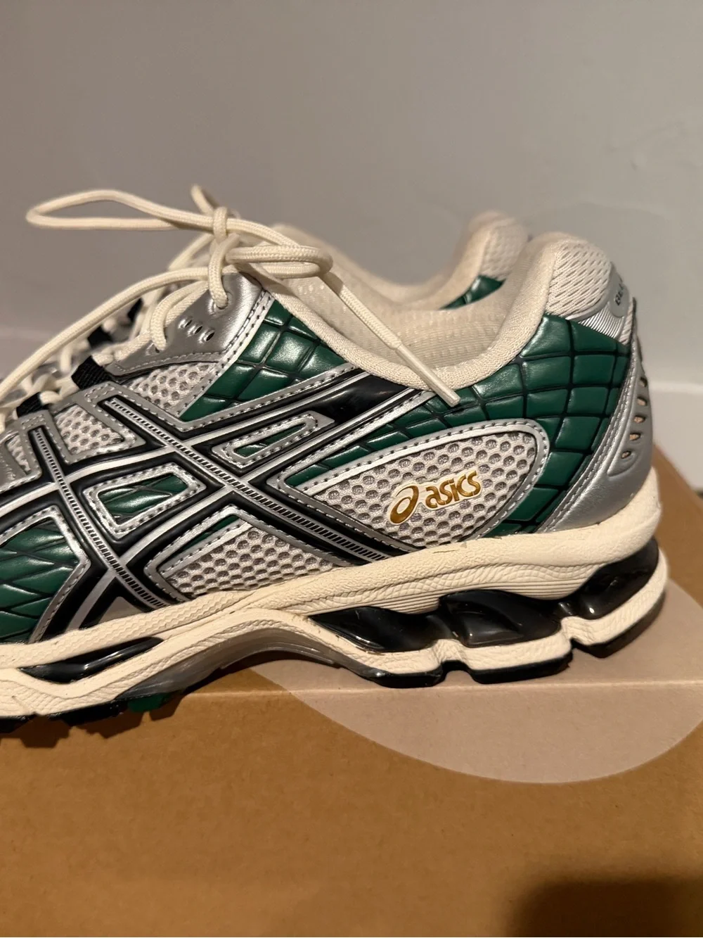 ASICS Gel-Nimbus 10.1 Shoes Cream/Grove Men's Size 9